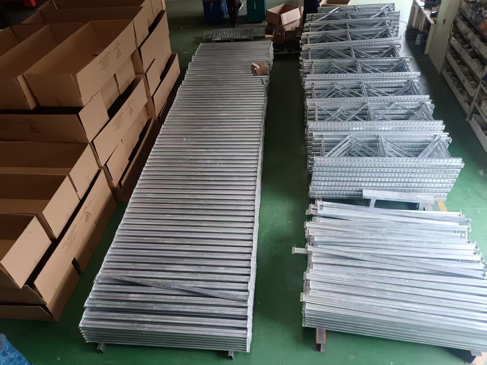 出口镀锌货架横梁柱片.jpg